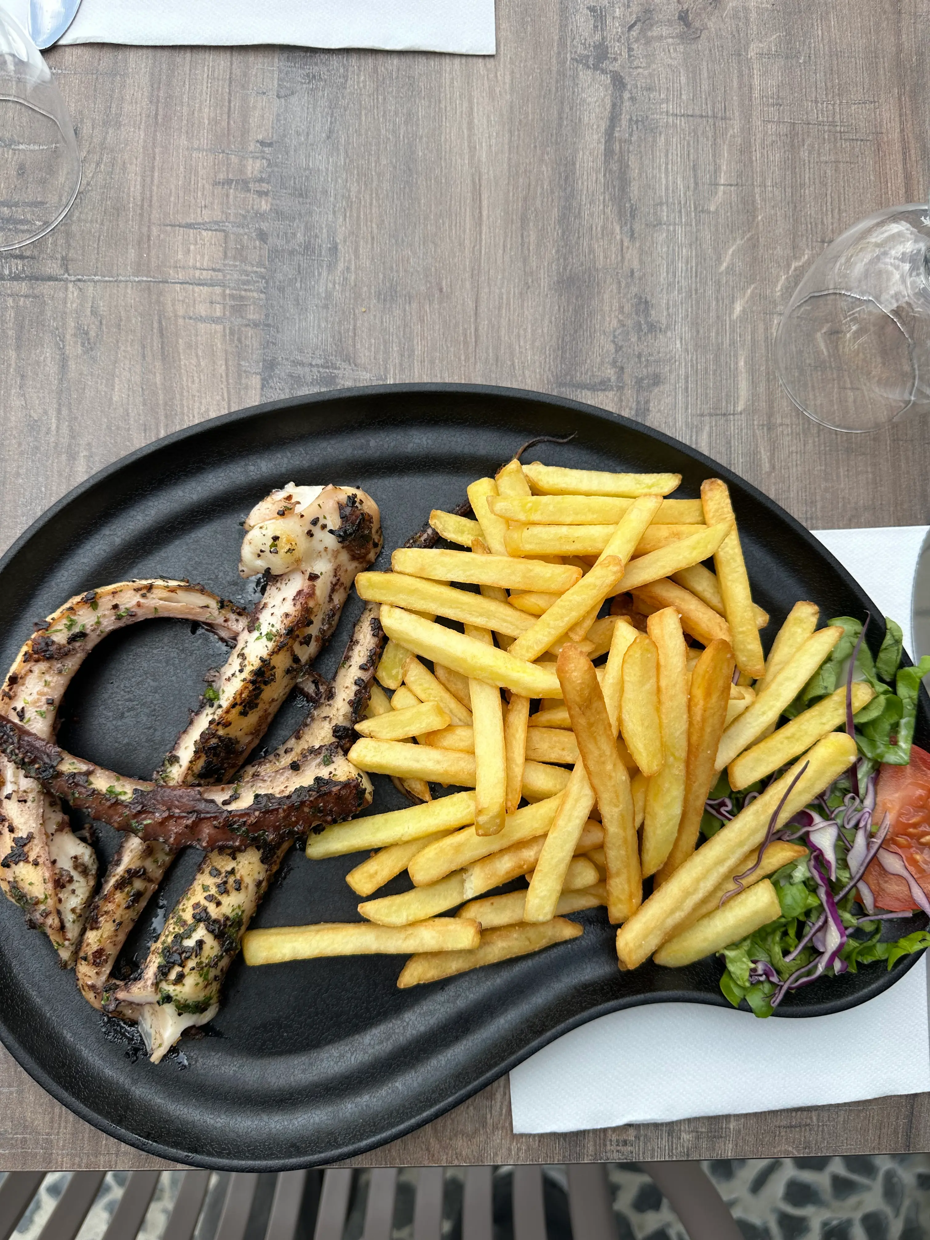 Encornets grillés et frites maison
